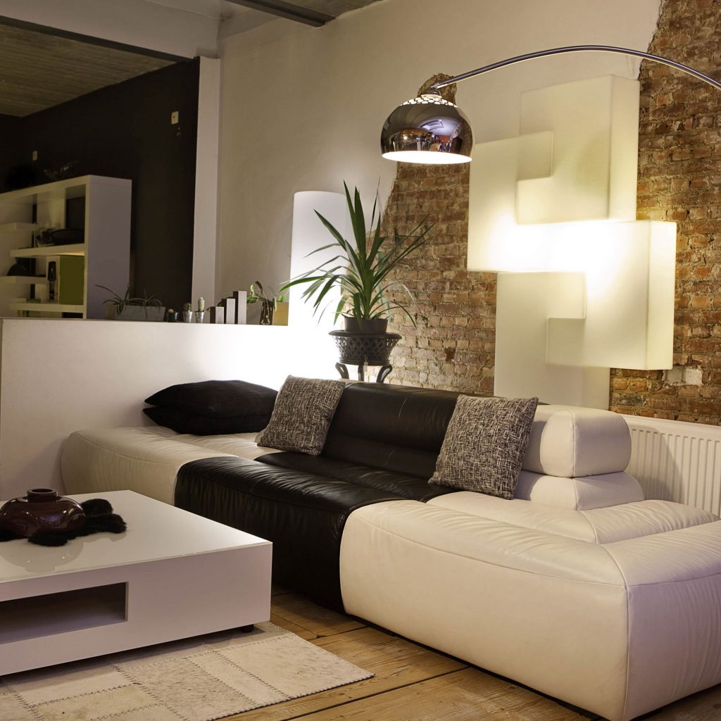 BOMBILLA LED MATEL FILAMENTO E14 FLAMA 2W CÁLIDA CLARA instalada