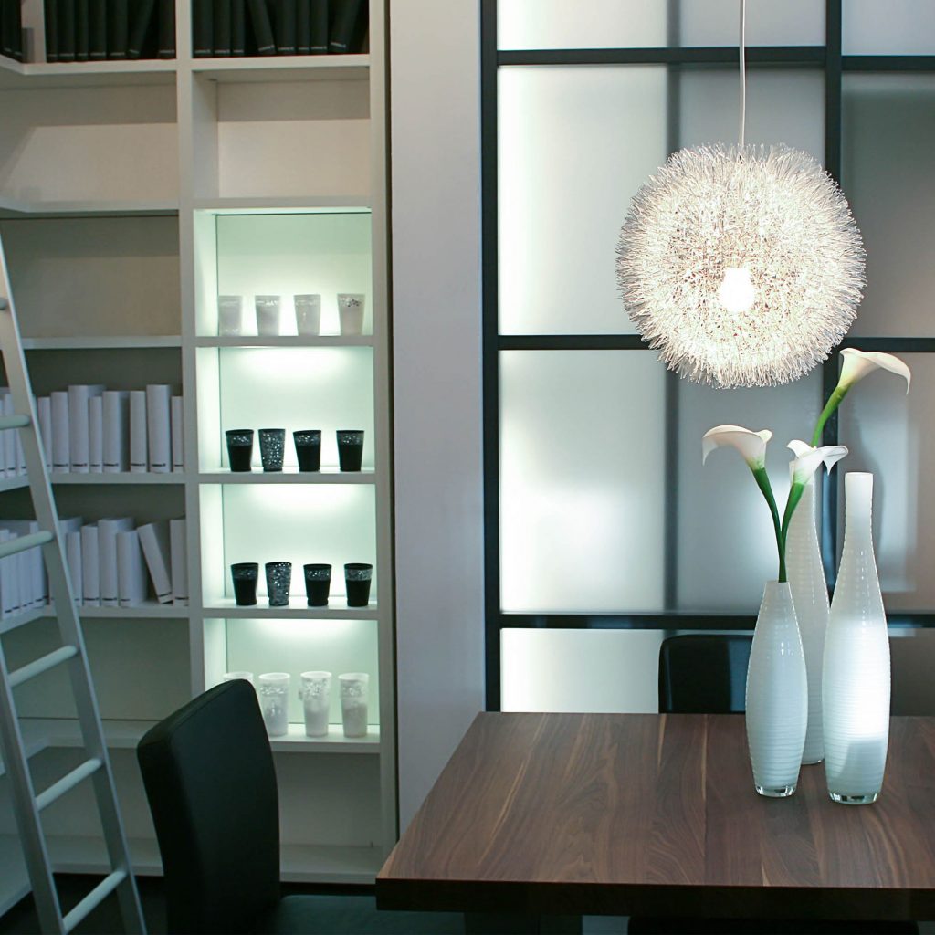 BOMBILLA LED MATEL ESFÉRICA E14 8W FRÍA - Imagen 3